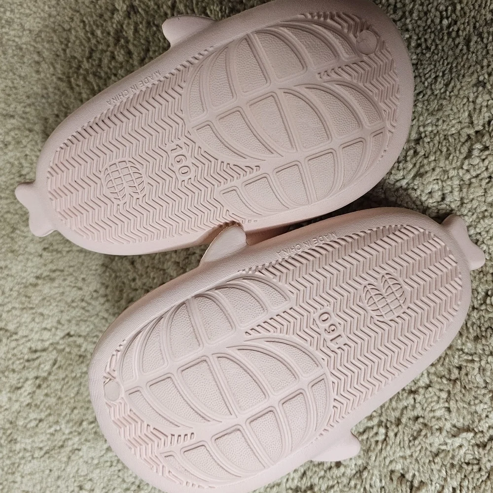 EVA Non-Slip  Girls Croc Shark Slides with Straps Size 160 16cm